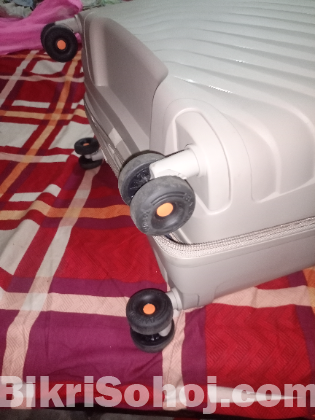 লাগেজ 28 ইঞ্চি